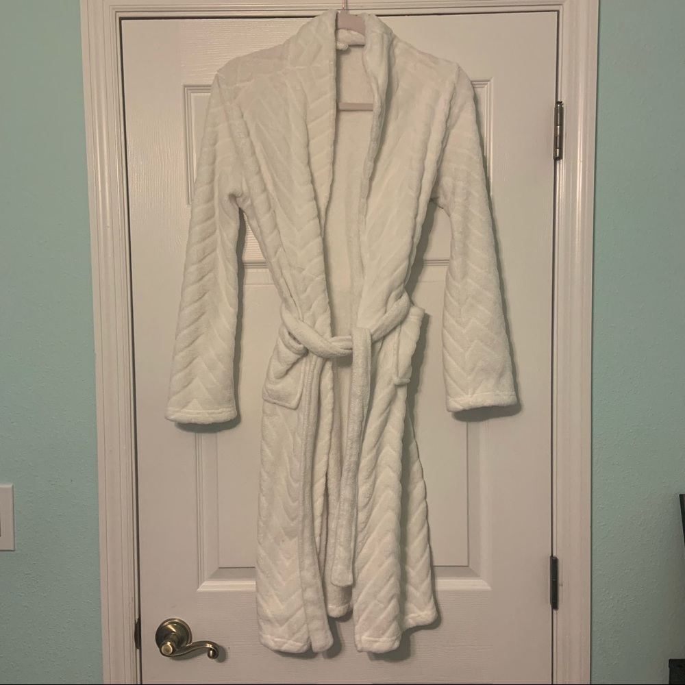 Ulta robe - Picture 2 of 6
